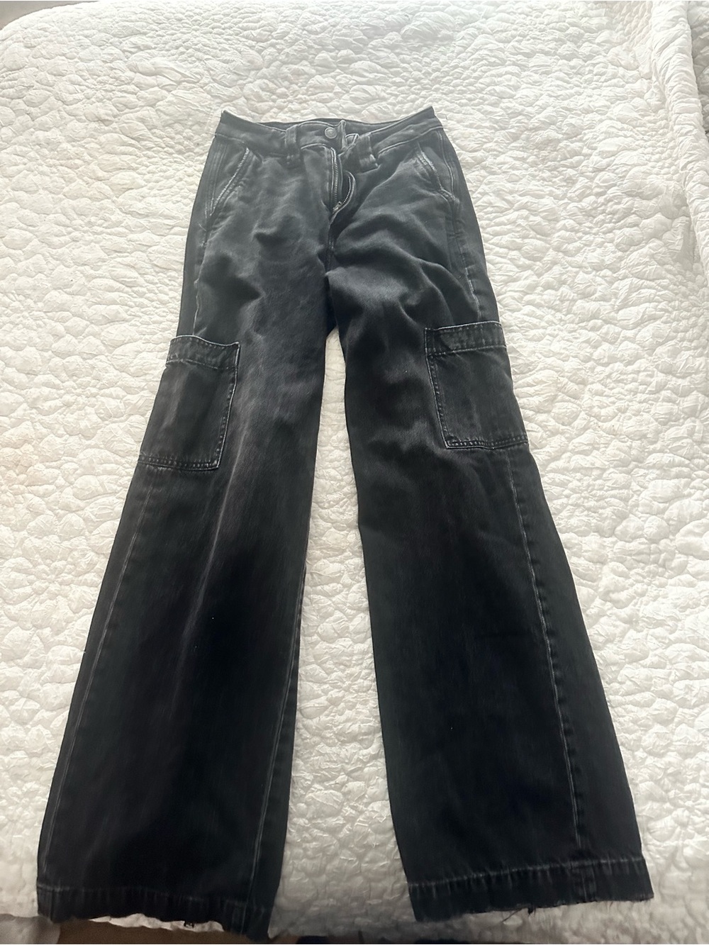 American Eagle Outfitters Black Wide-Leg Cargo Jeans